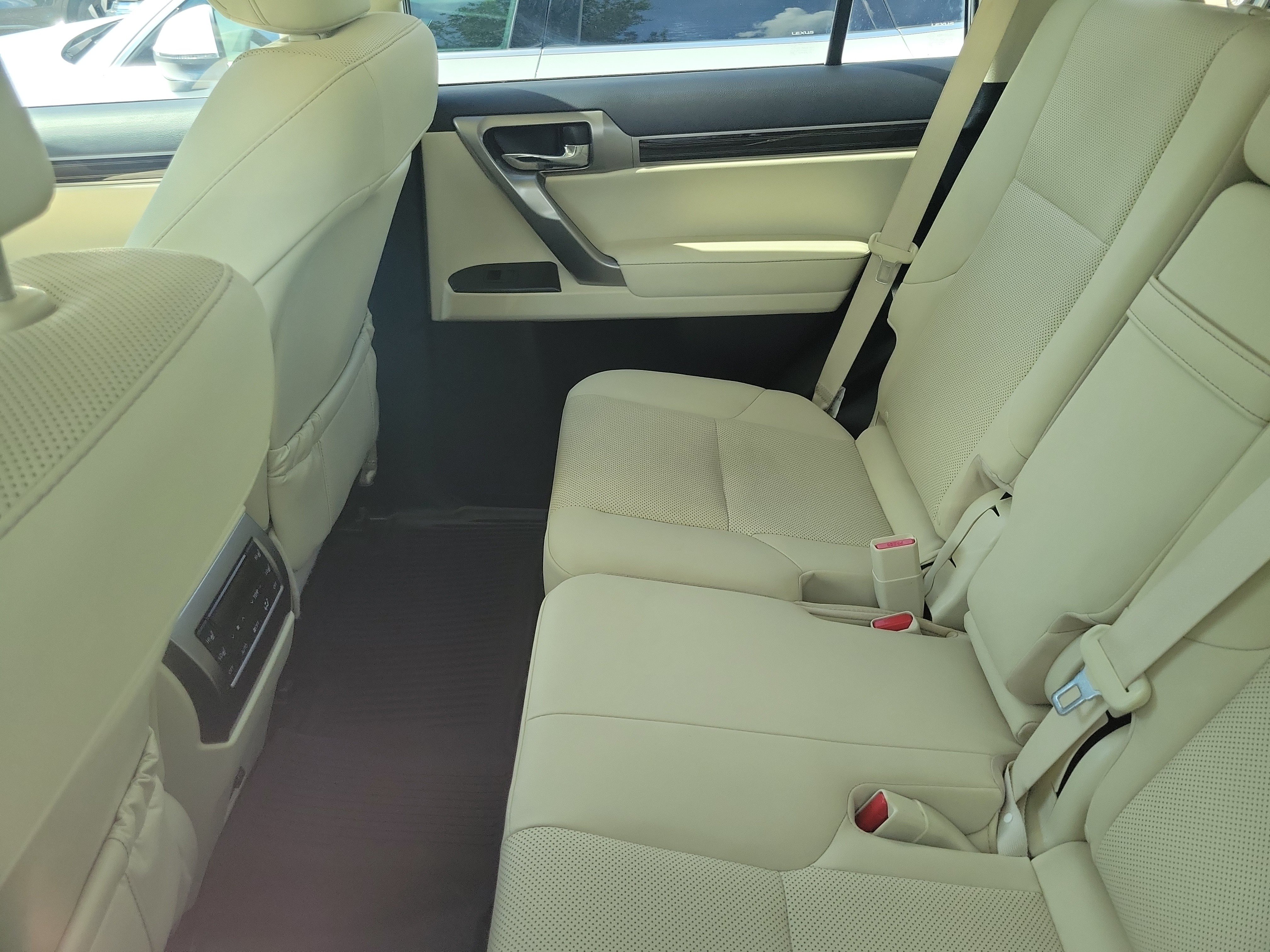 Used 2023 Lexus GX 460 Premium w/ Premium Package AWD/4WD image 11