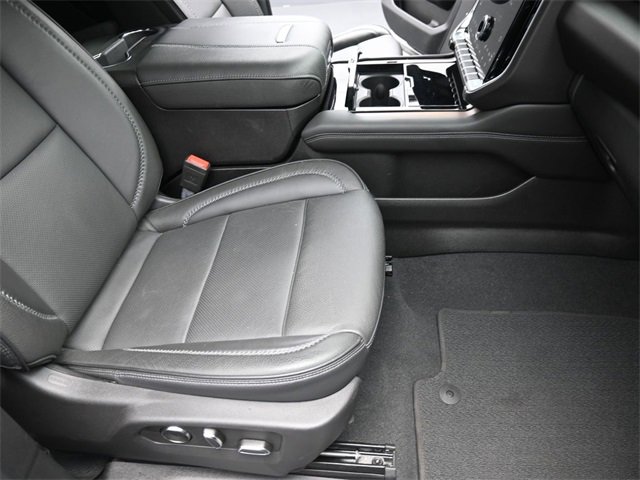 Used 2025 GMC Yukon XL Denali image 27