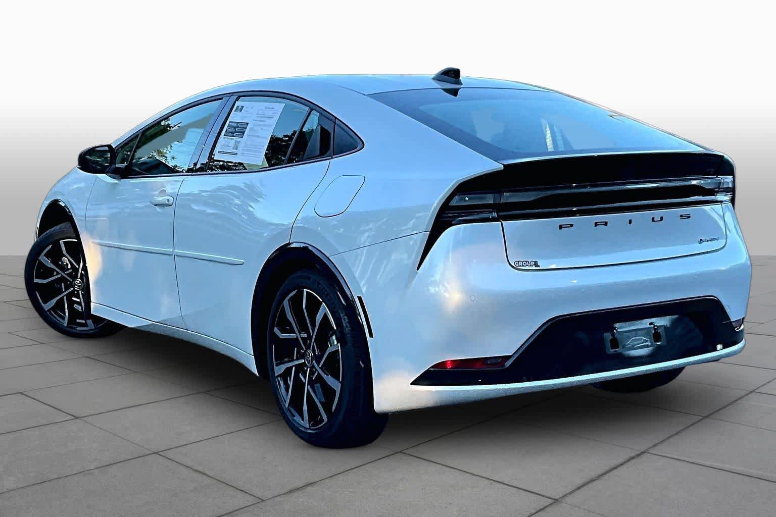 Certified 2026 Toyota Prius Plug-In Hybrid FWD image 12
