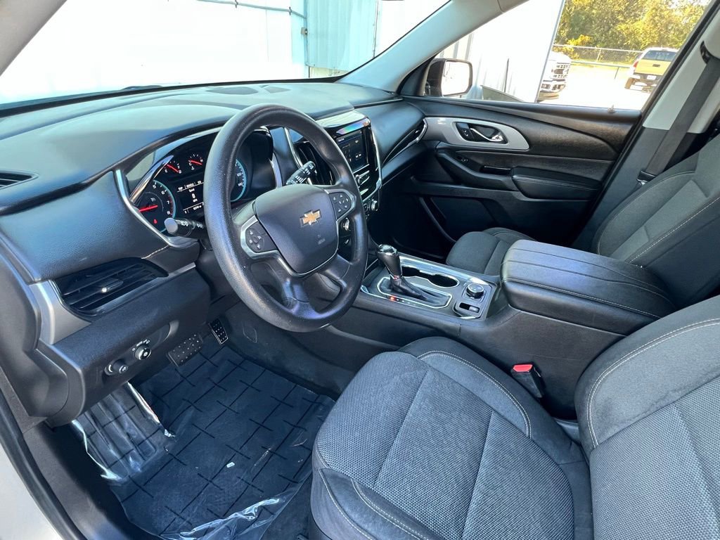 Used 2020 Chevrolet Traverse LS image 12