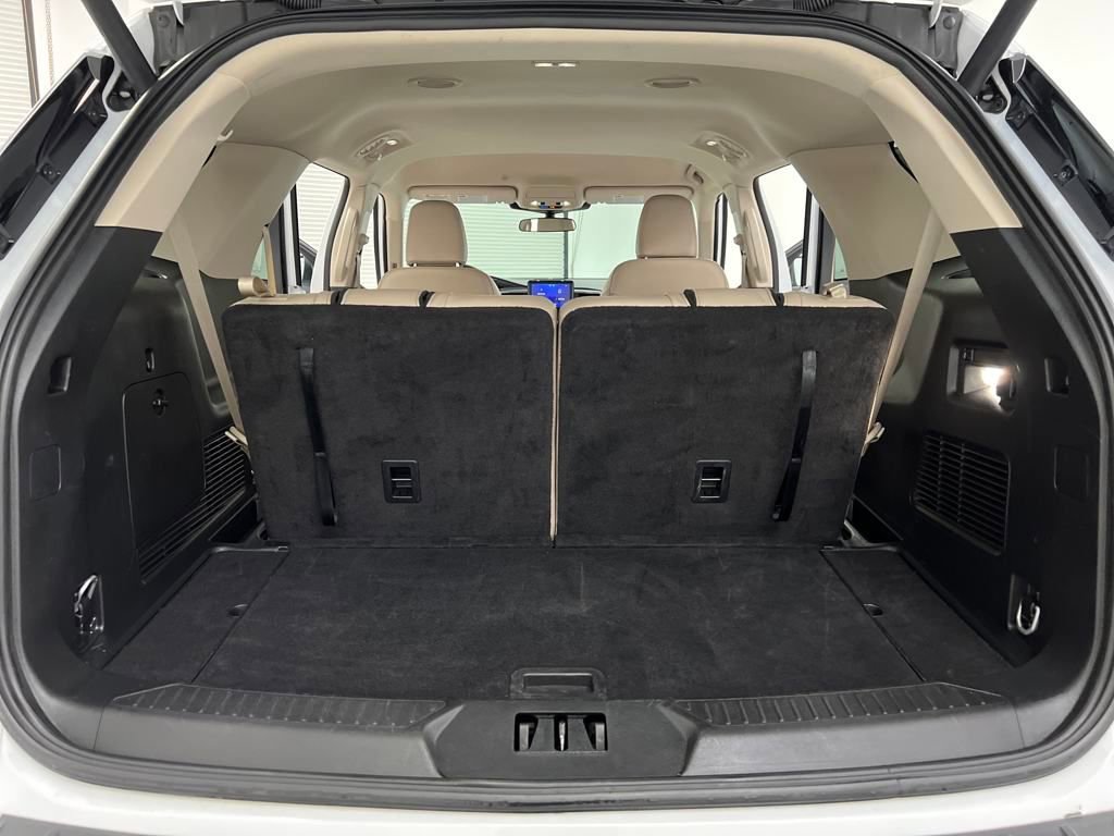 Used 2024 Ford Explorer XLT w/ Equipment Group 202A image 35