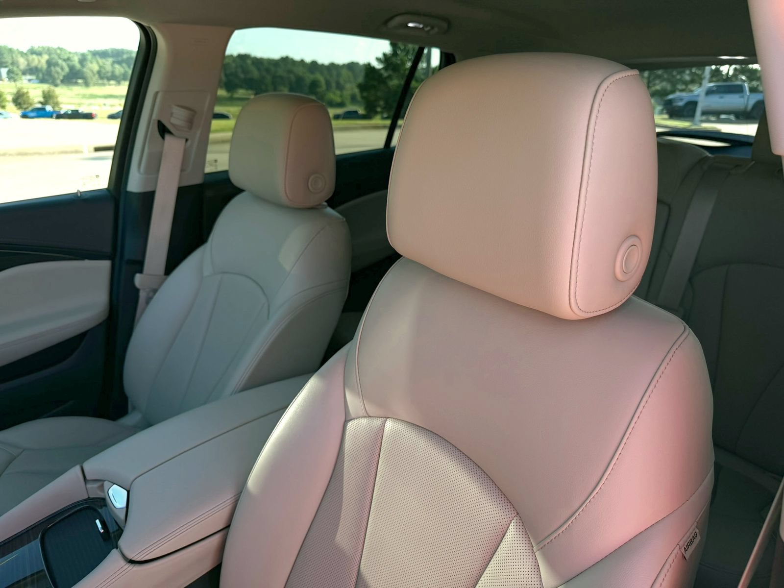 Used 2020 Buick Envision Essence FWD image 12