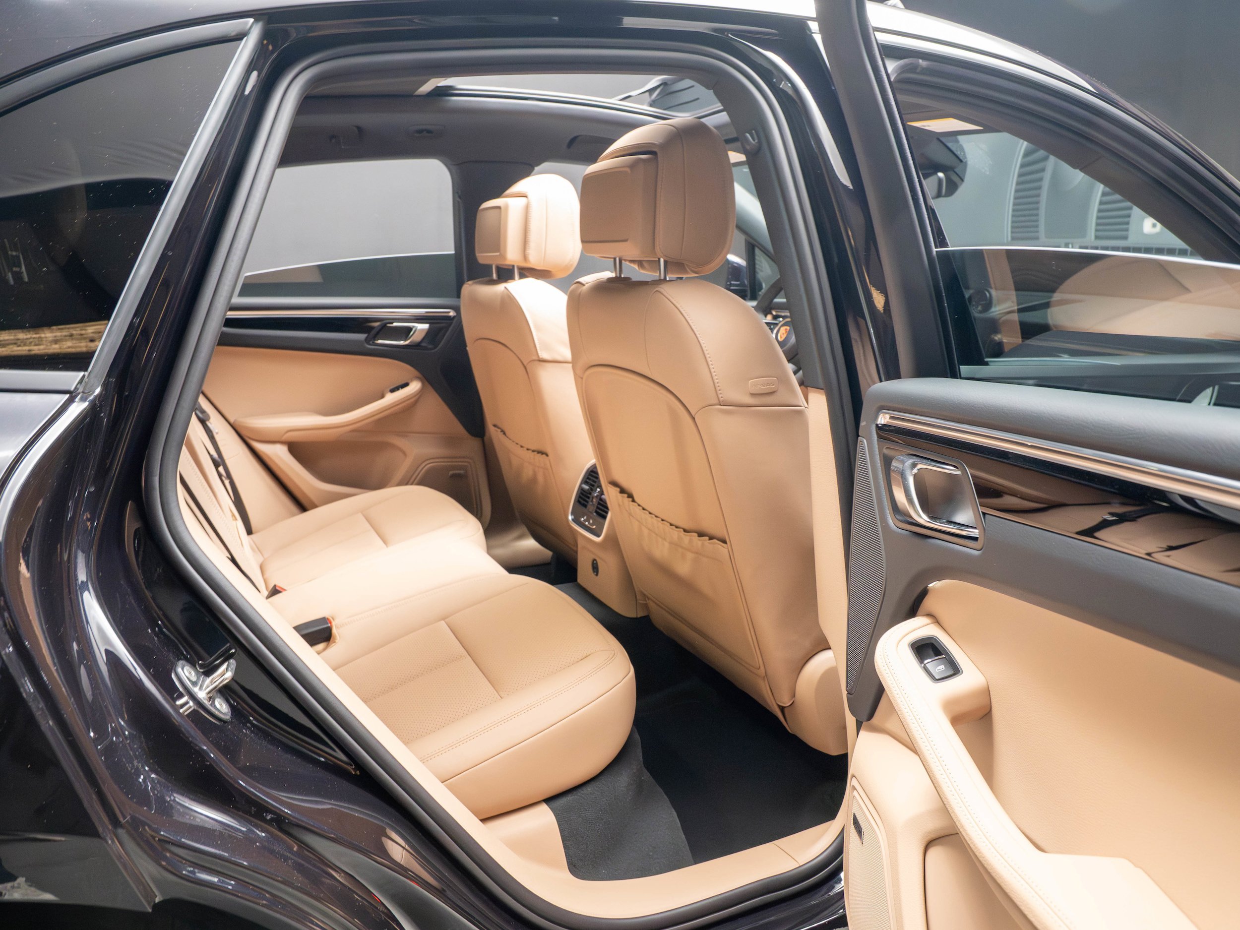 New 2026 Porsche Macan AWD/4WD image 40