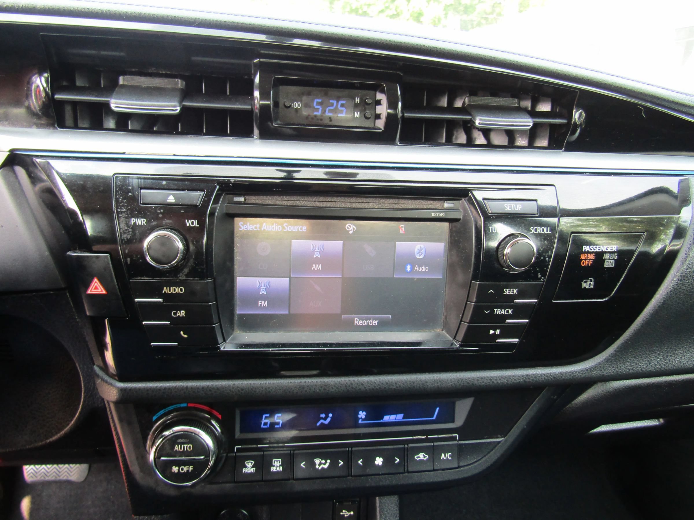 Used 2015 Toyota Corolla S FWD image 22