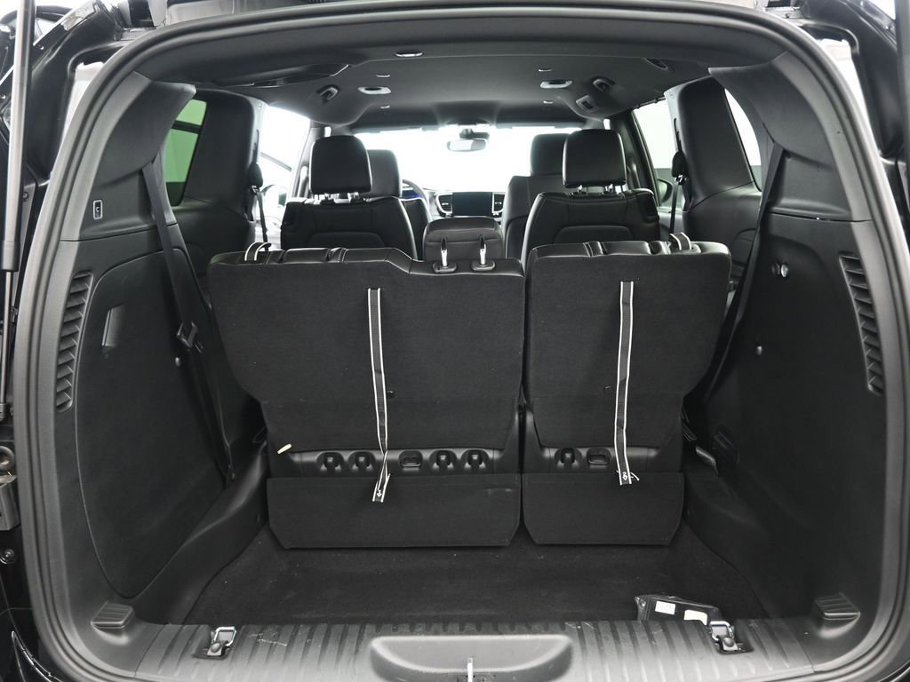 New 2026 Chrysler Pacifica Select image 27
