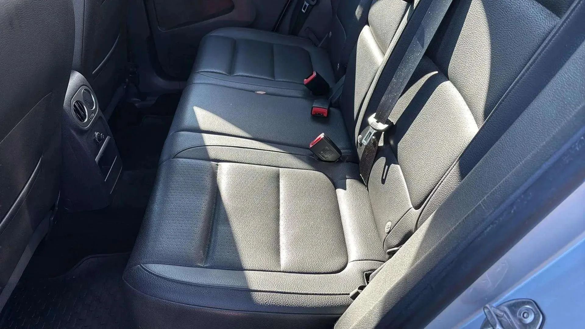 Used 2016 Volkswagen Tiguan S image 16