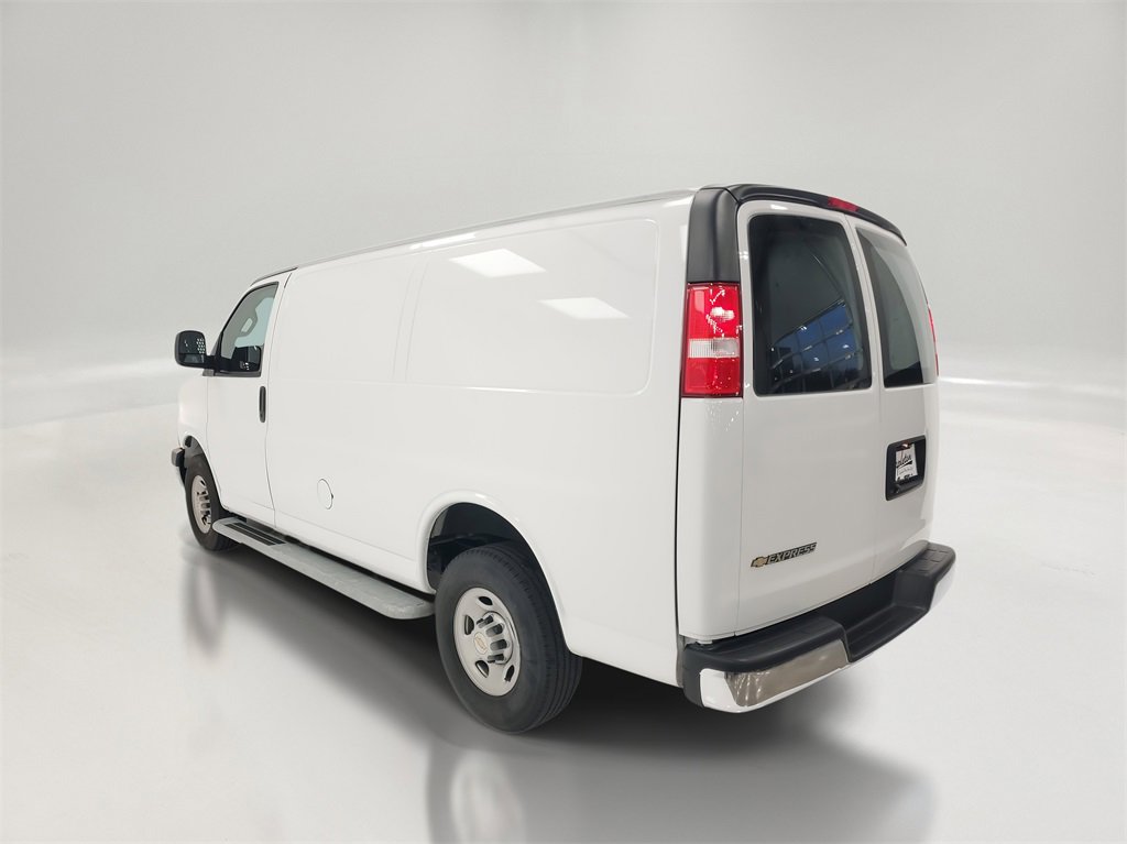 Used 2024 Chevrolet Express 2500 w/ Driver Convenience Package image 4