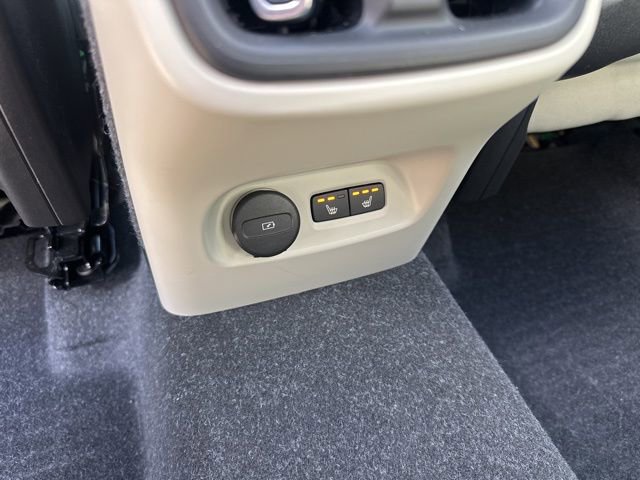Certified 2023 Volvo XC40 B5 Ultimate w/ Climate Package image 14