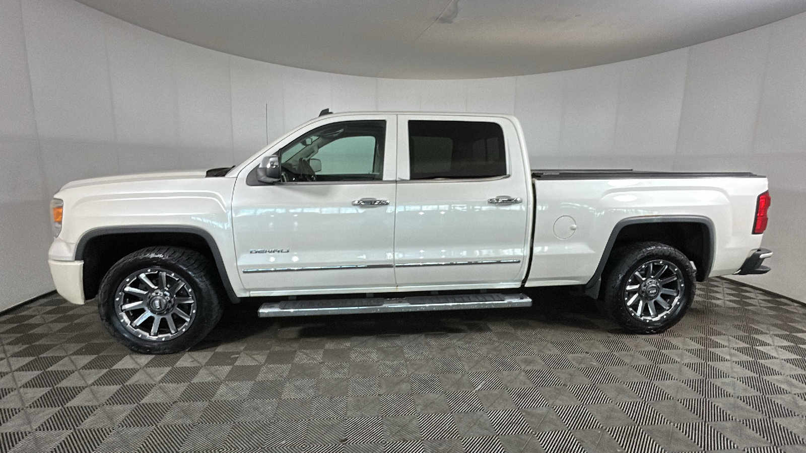 Used 2014 GMC Sierra 1500 Denali AWD/4WD image 5