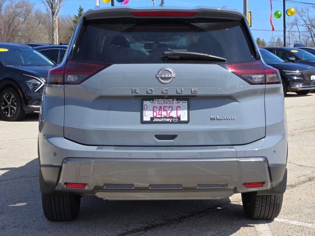 Used 2024 Nissan Rogue SL w/ SL Premium Package image 13