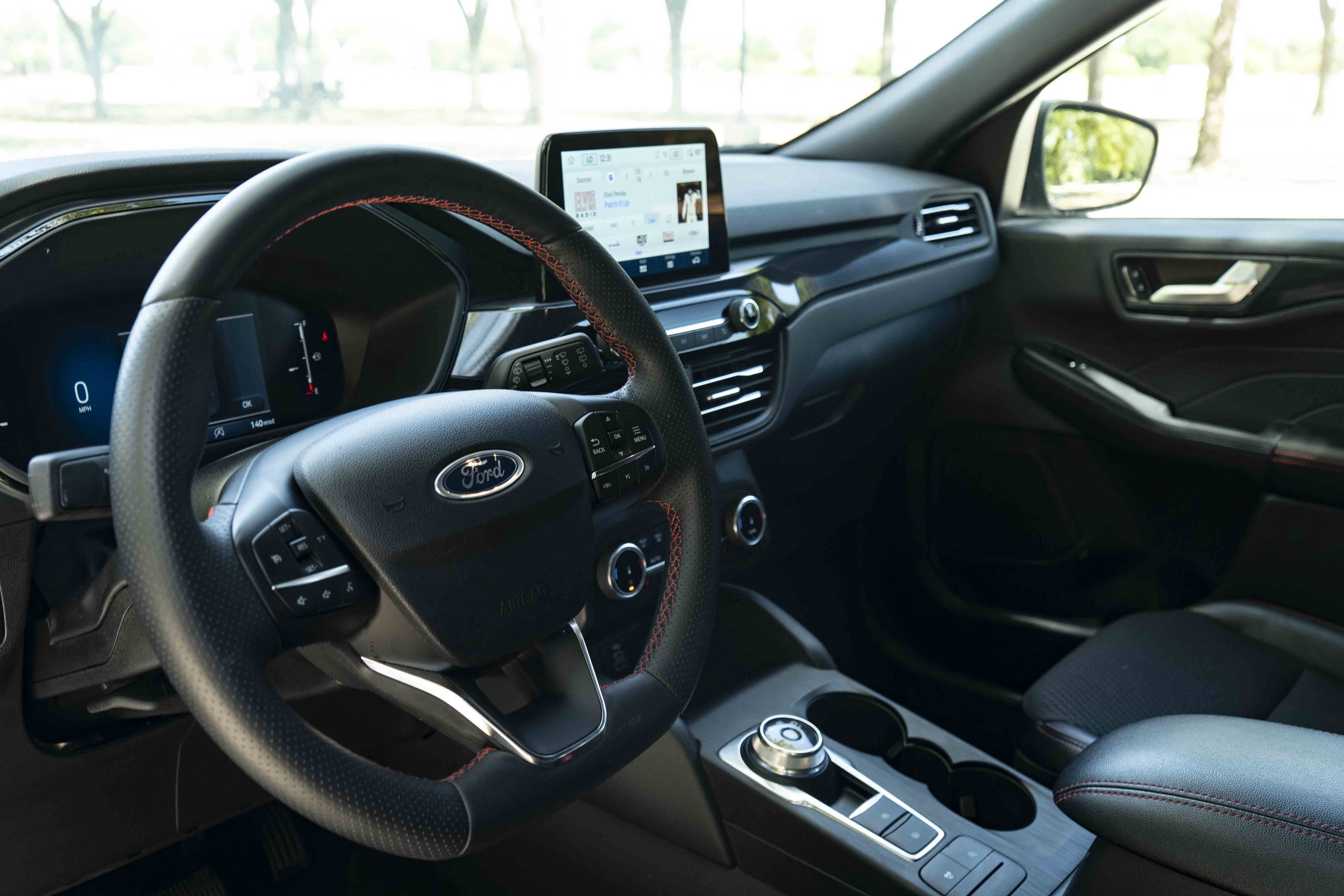 Used 2025 Ford Escape ST-Line Select AWD/4WD image 16