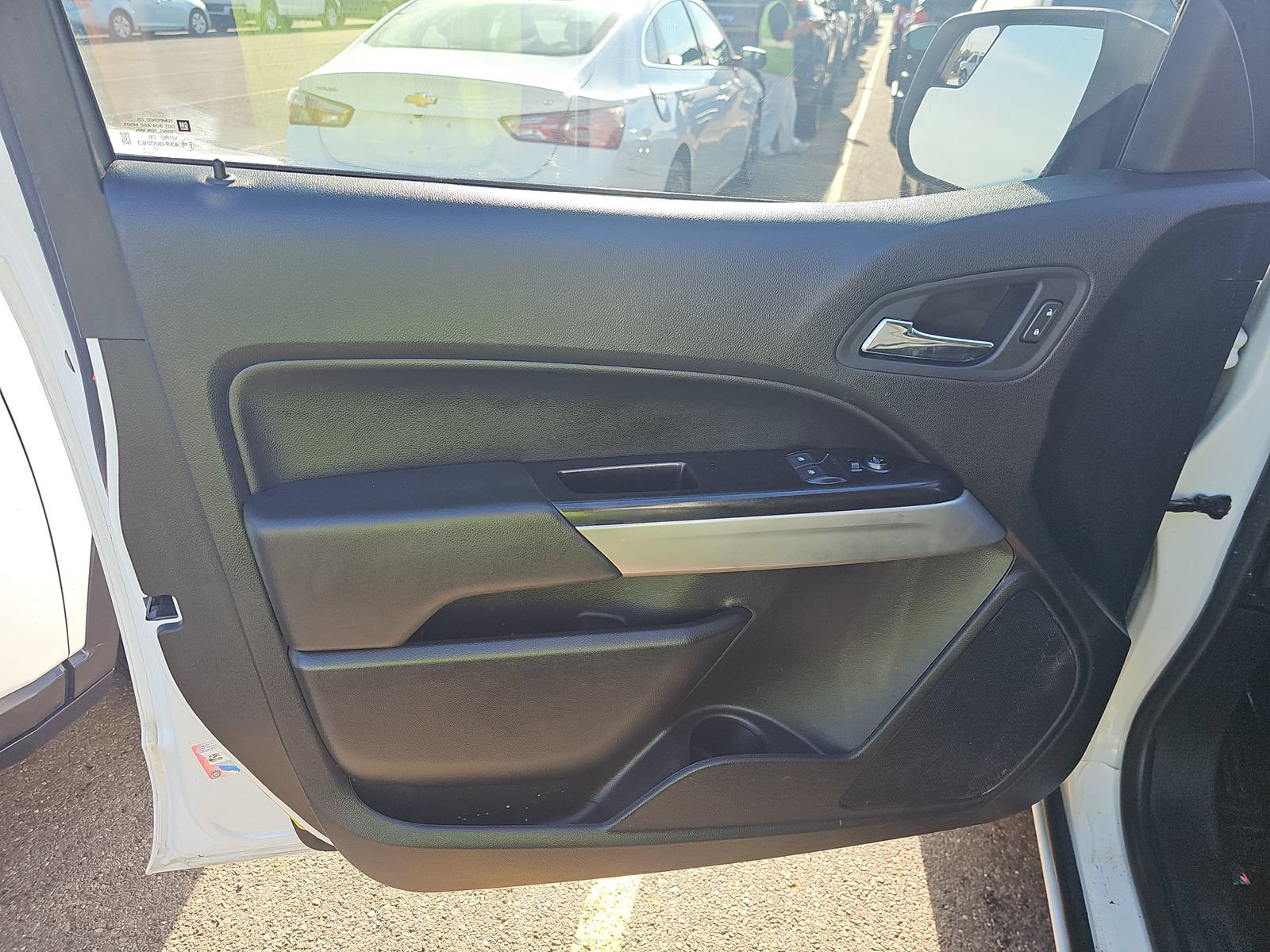 Used 2022 Chevrolet Colorado LT w/ Fleet Safety Package AWD/4WD image 13