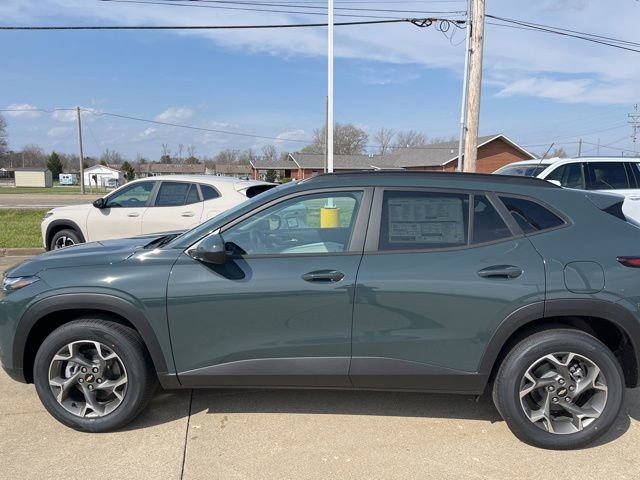 New 2026 Chevrolet Trax LT w/ Sunroof Package FWD image 8