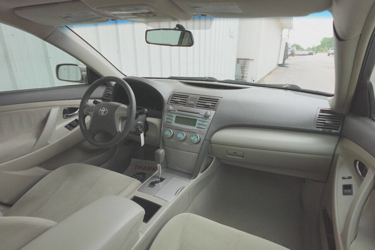Used 2007 Toyota Camry LE FWD image 21