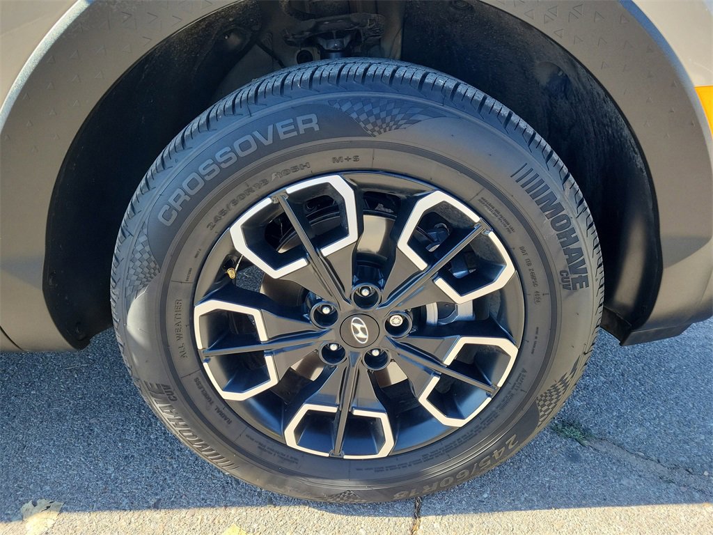 Used 2024 Hyundai Santa Cruz SE image 16