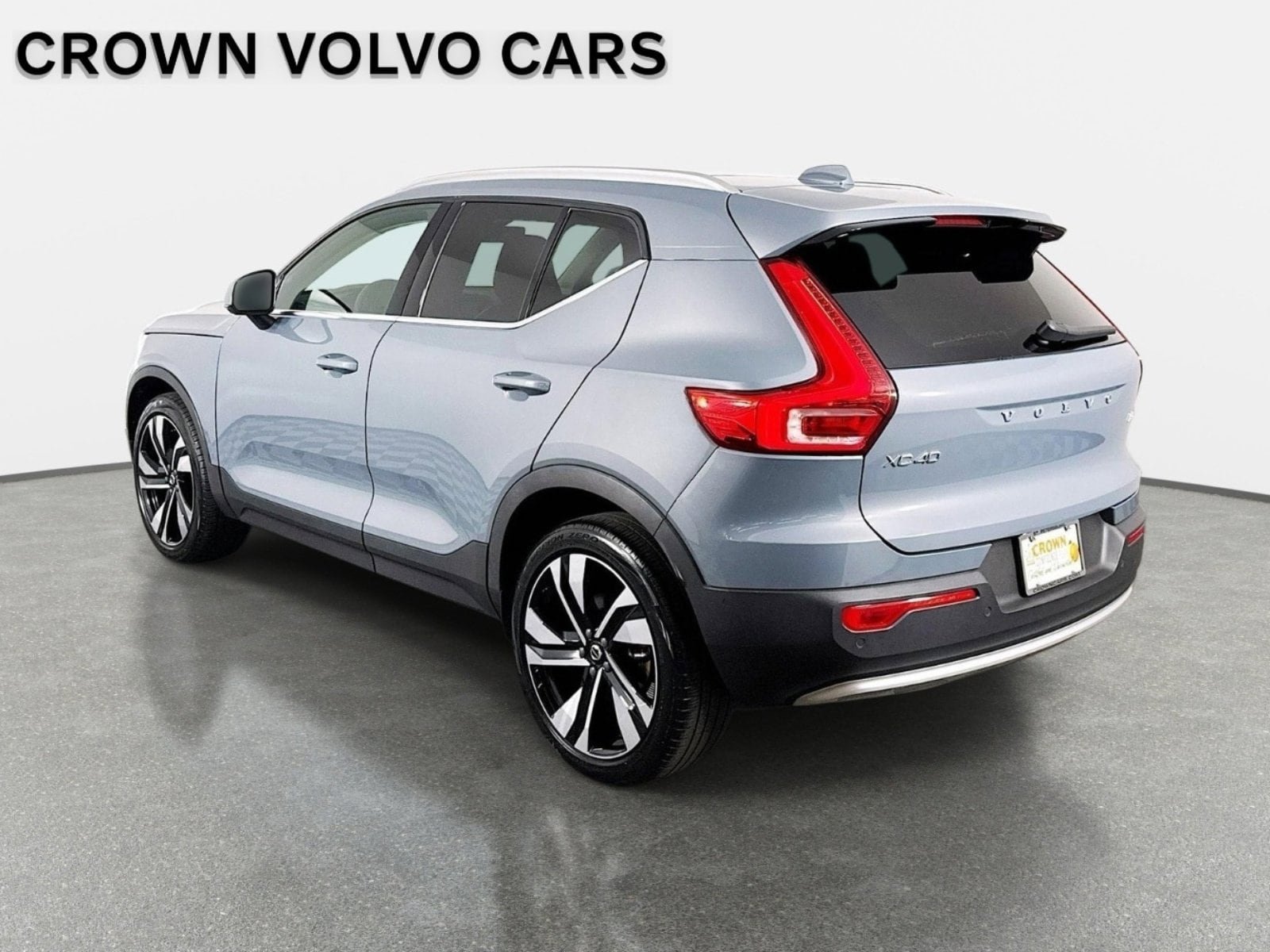 Used 2023 Volvo XC40 B5 Plus w/ Driver Assist Package AWD/4WD image 8