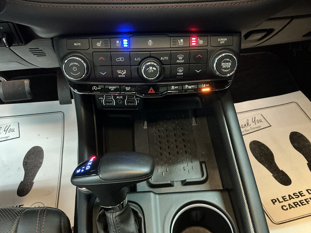 Used 2025 Dodge Durango GT AWD/4WD image 21