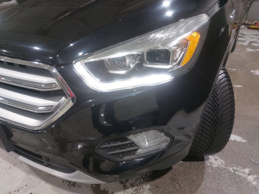 Used 2017 Ford Escape Titanium w/ Equipment Group 301A AWD/4WD image 32