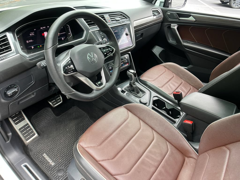 Used 2024 Volkswagen Tiguan SEL R-Line AWD/4WD image 10