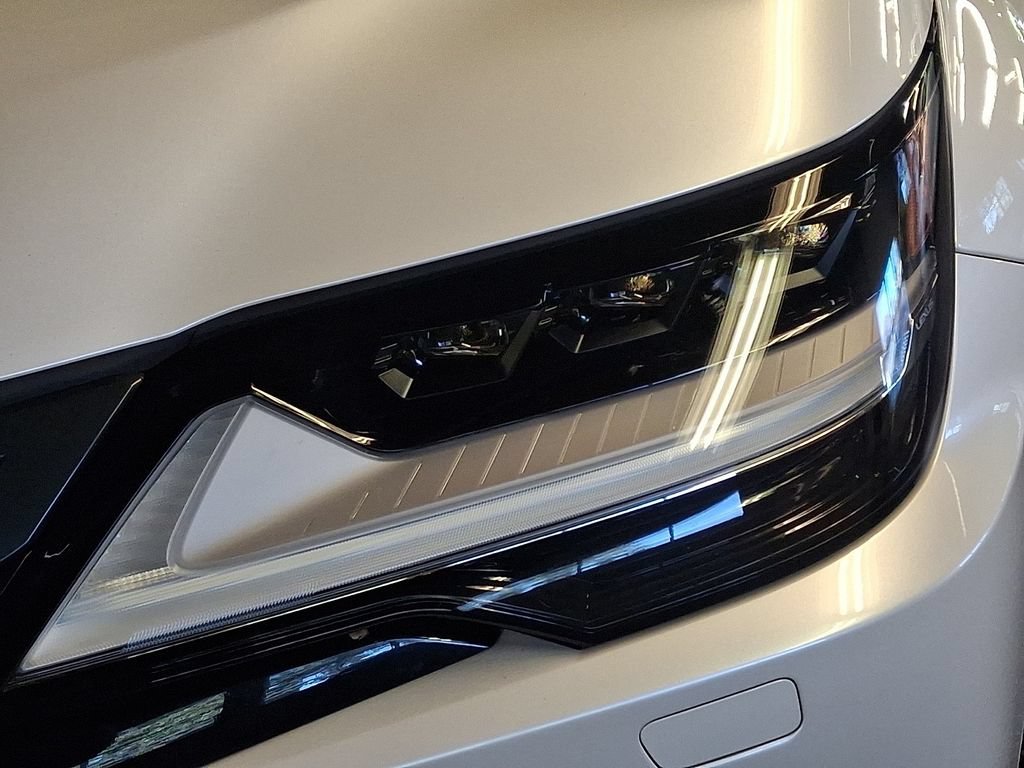Used 2022 Lexus LX 600 4WD w/ Appearance Package image 10