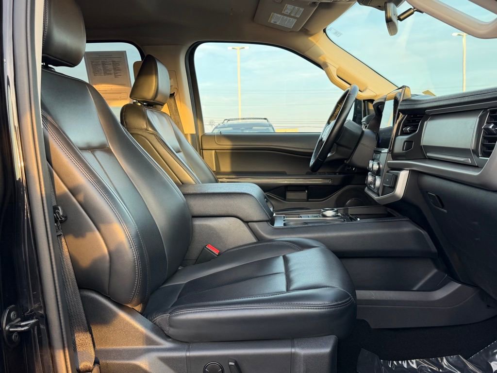 Used 2024 Ford Expedition Max XLT image 24
