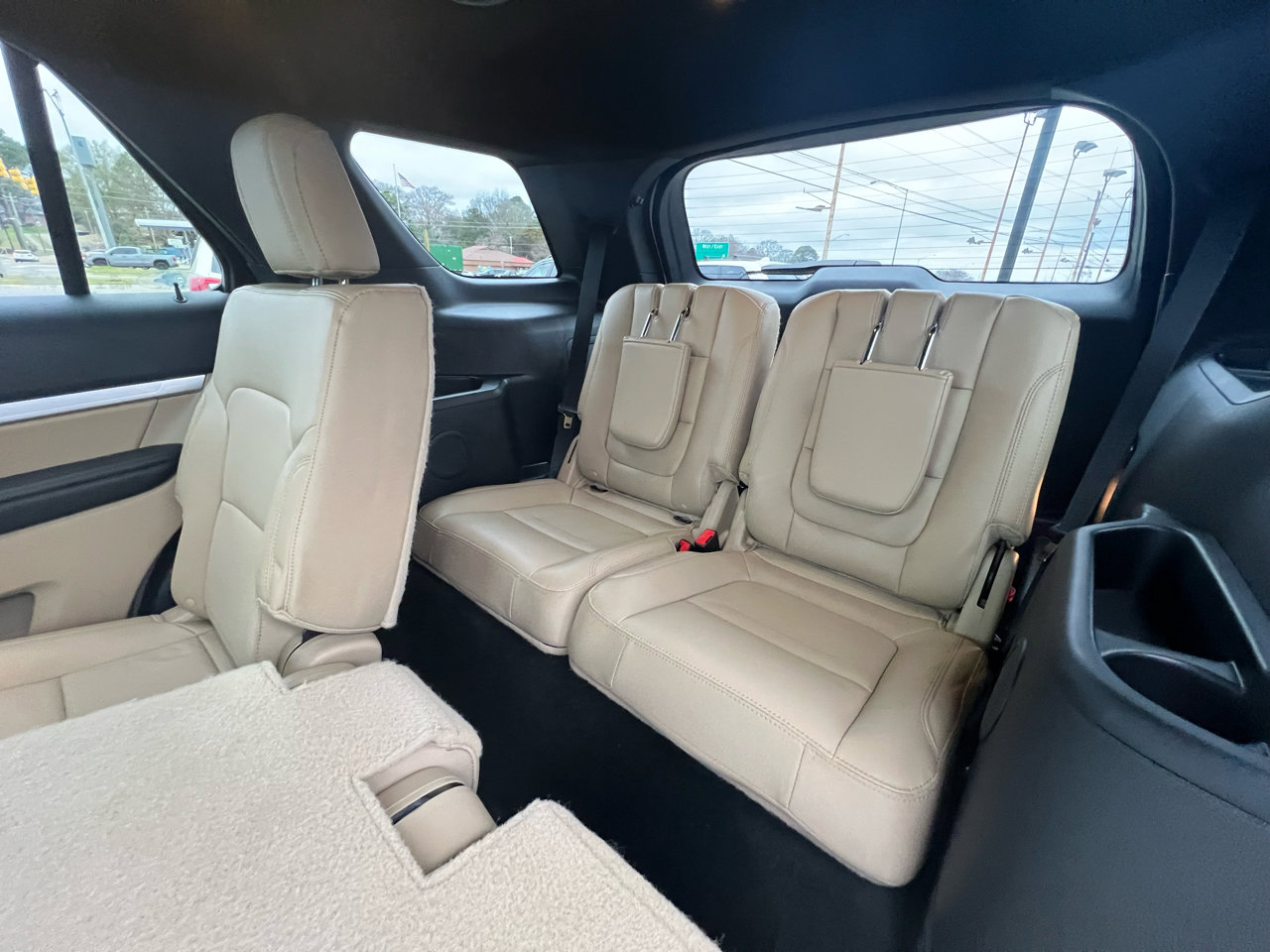 Used 2016 Ford Explorer XLT w/ Equipment Group 202A image 31