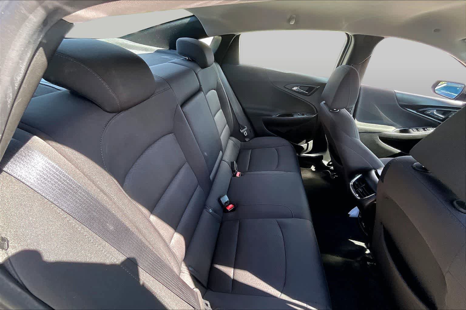 Used 2018 Chevrolet Malibu LT FWD image 19