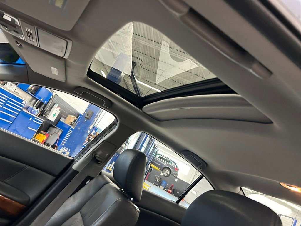 Used 2011 Honda Accord EX-L image 17