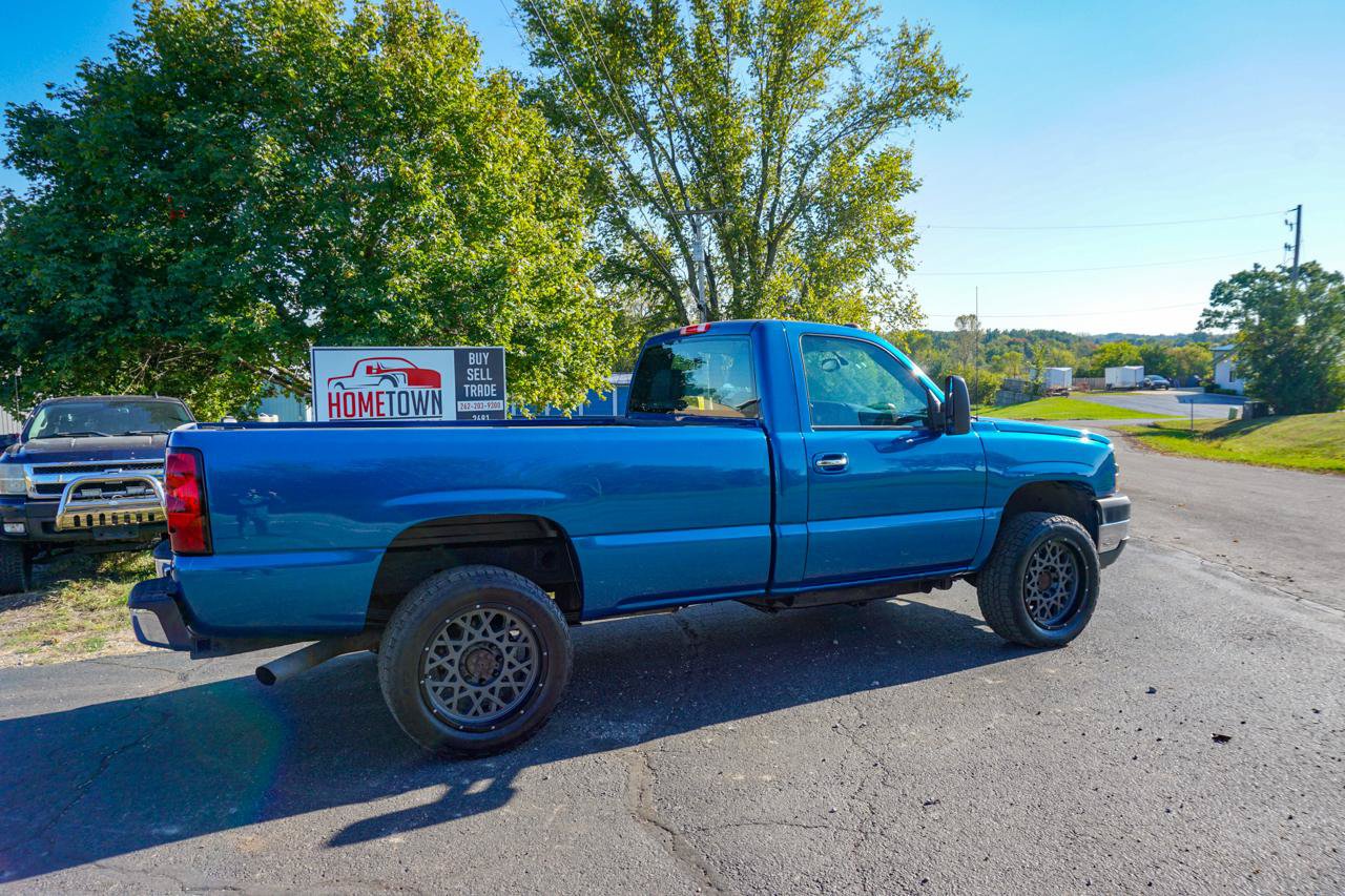 Used 2004 Chevrolet Silverado 2500 LS w/ Snow Plow Prep Package AWD/4WD image 4