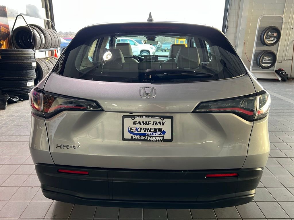 Used 2023 Honda HR-V LX image 7