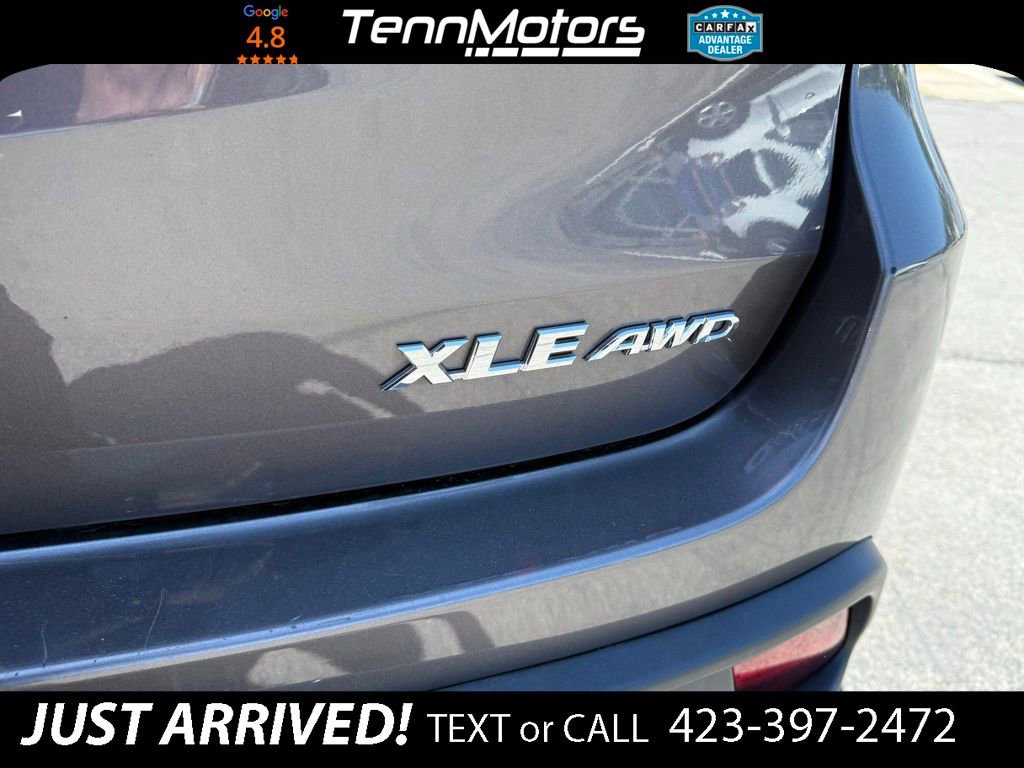 Used 2019 Toyota Highlander XLE AWD/4WD image 14