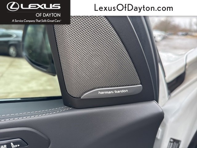 Used 2023 BMW X7 M60i w/ Executive Package image 16