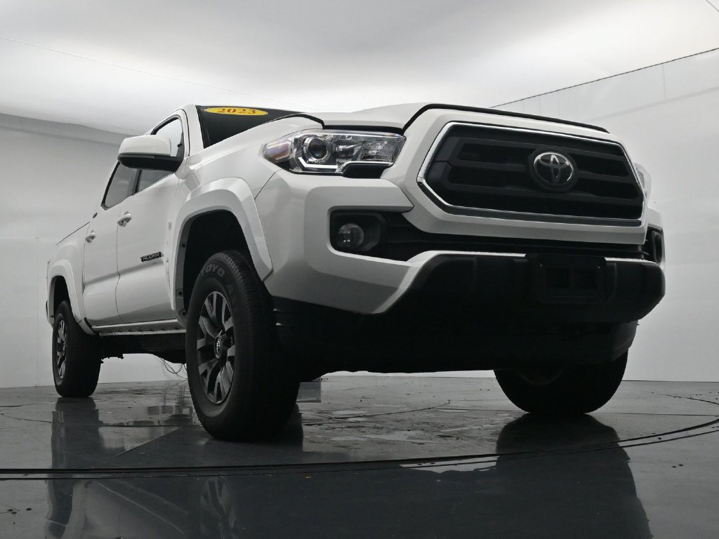 Used 2023 Toyota Tacoma SR5 AWD/4WD image 32