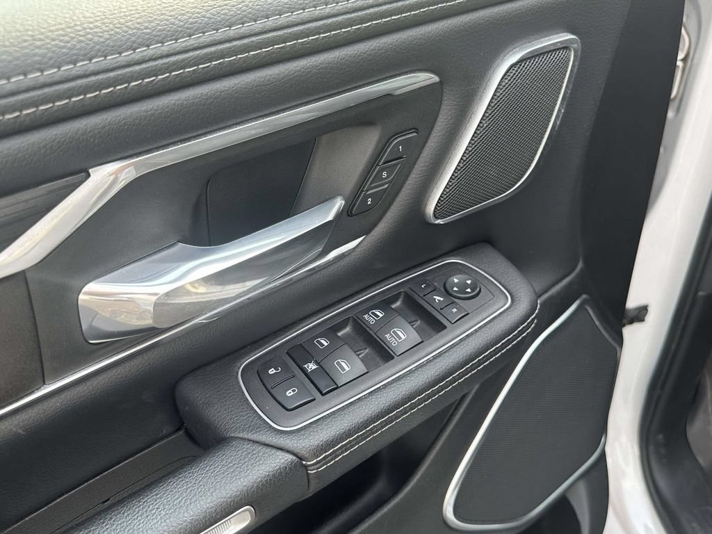 Used 2023 RAM 1500 Laramie AWD/4WD image 18