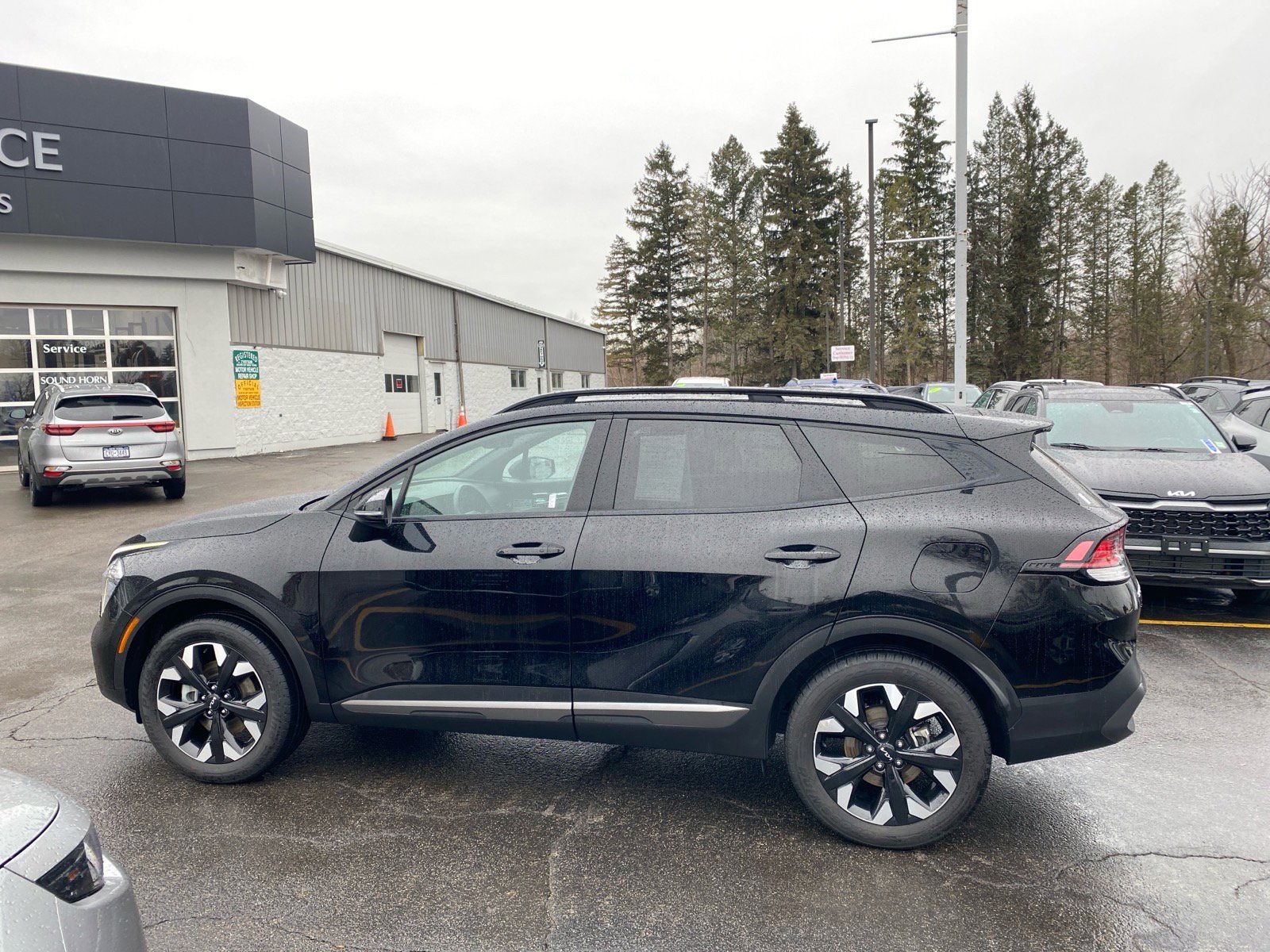 Certified 2023 Kia Sportage X-Line image 5