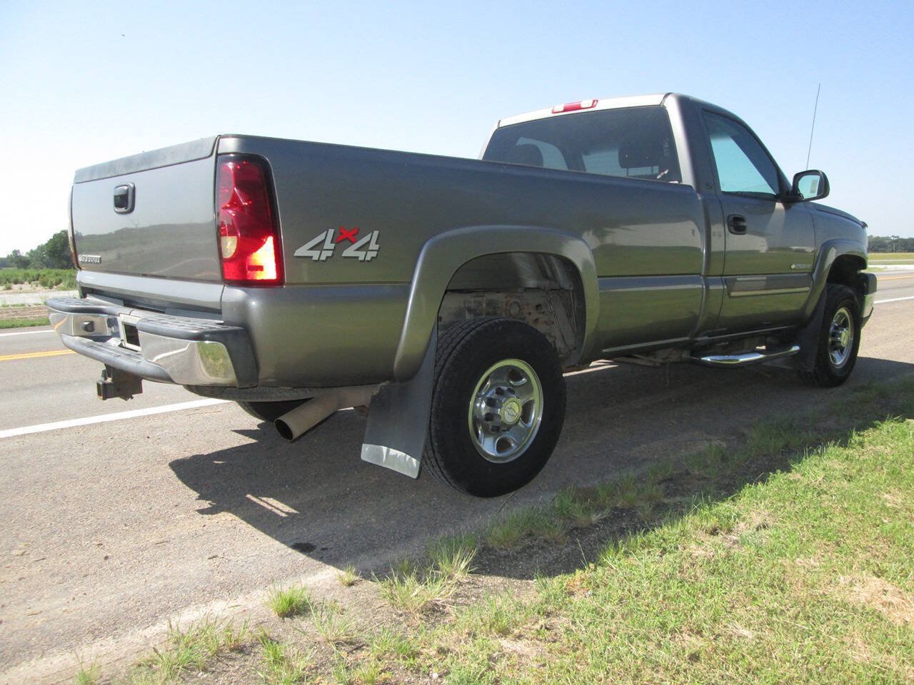 Used 2007 Chevrolet Silverado 2500 LT AWD/4WD image 6