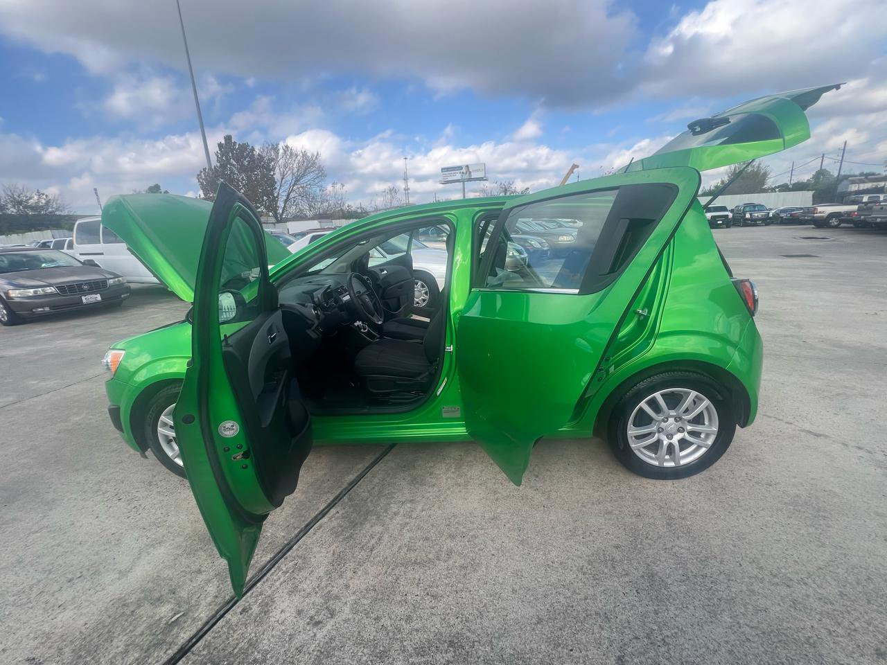 Used 2016 Chevrolet Sonic LT w/ Fun and Sun Package FWD image 39