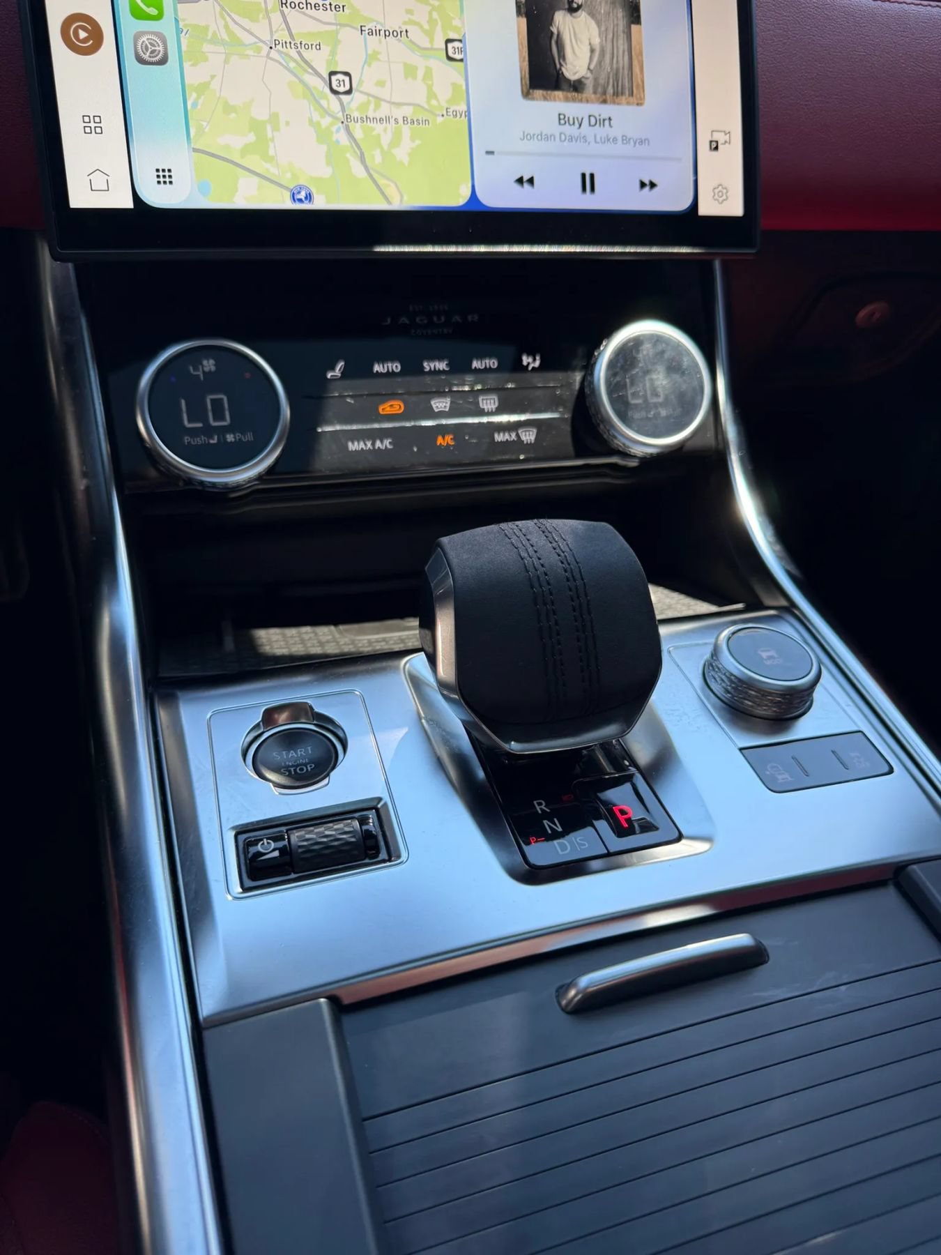 Used 2022 Jaguar XF R-Dynamic SE AWD/4WD image 34