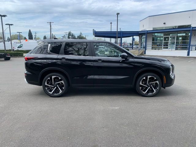 Used 2024 Mitsubishi Outlander SE AWD/4WD image 8