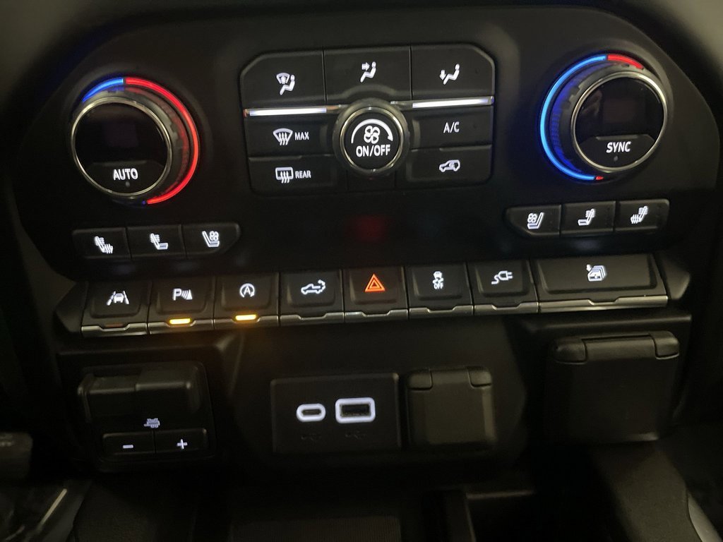 Used 2021 Chevrolet Silverado 1500 High Country w/ Technology Package image 12