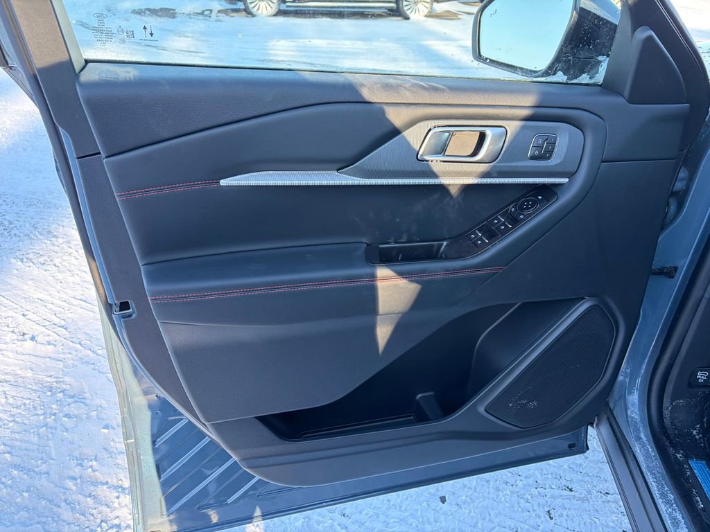 New 2026 Ford Explorer ST-Line w/ ST-Line Street Pack image 24