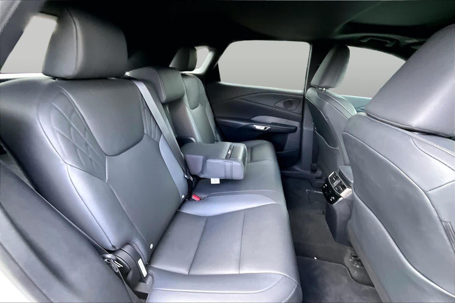 Used 2024 Lexus RX 350h w/ Accessory Package (Z1) AWD/4WD image 19