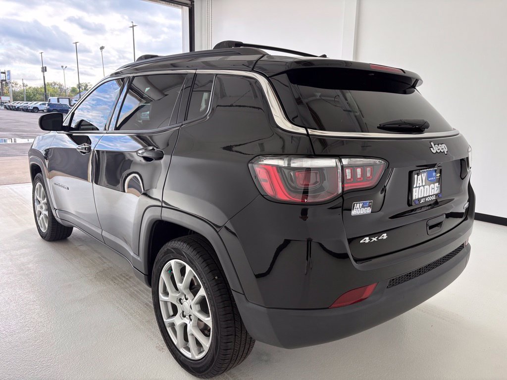 Used 2024 Jeep Compass Latitude AWD/4WD image 17