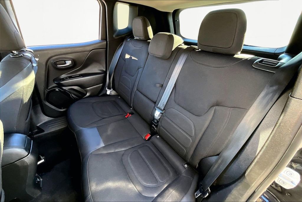 Used 2016 Jeep Renegade Latitude image 26