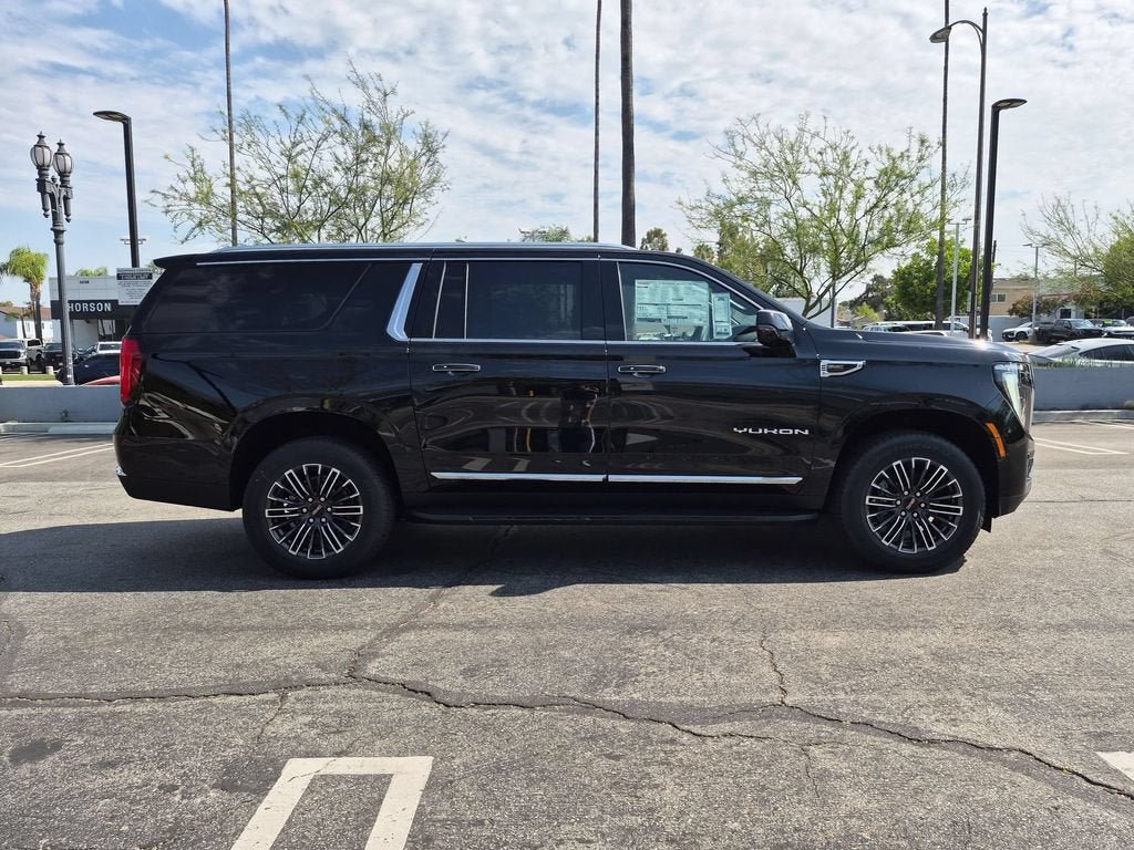 New 2026 GMC Yukon XL Elevation RWD image 2