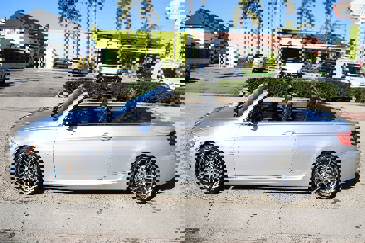 Used 2013 BMW 335is Convertible image 2