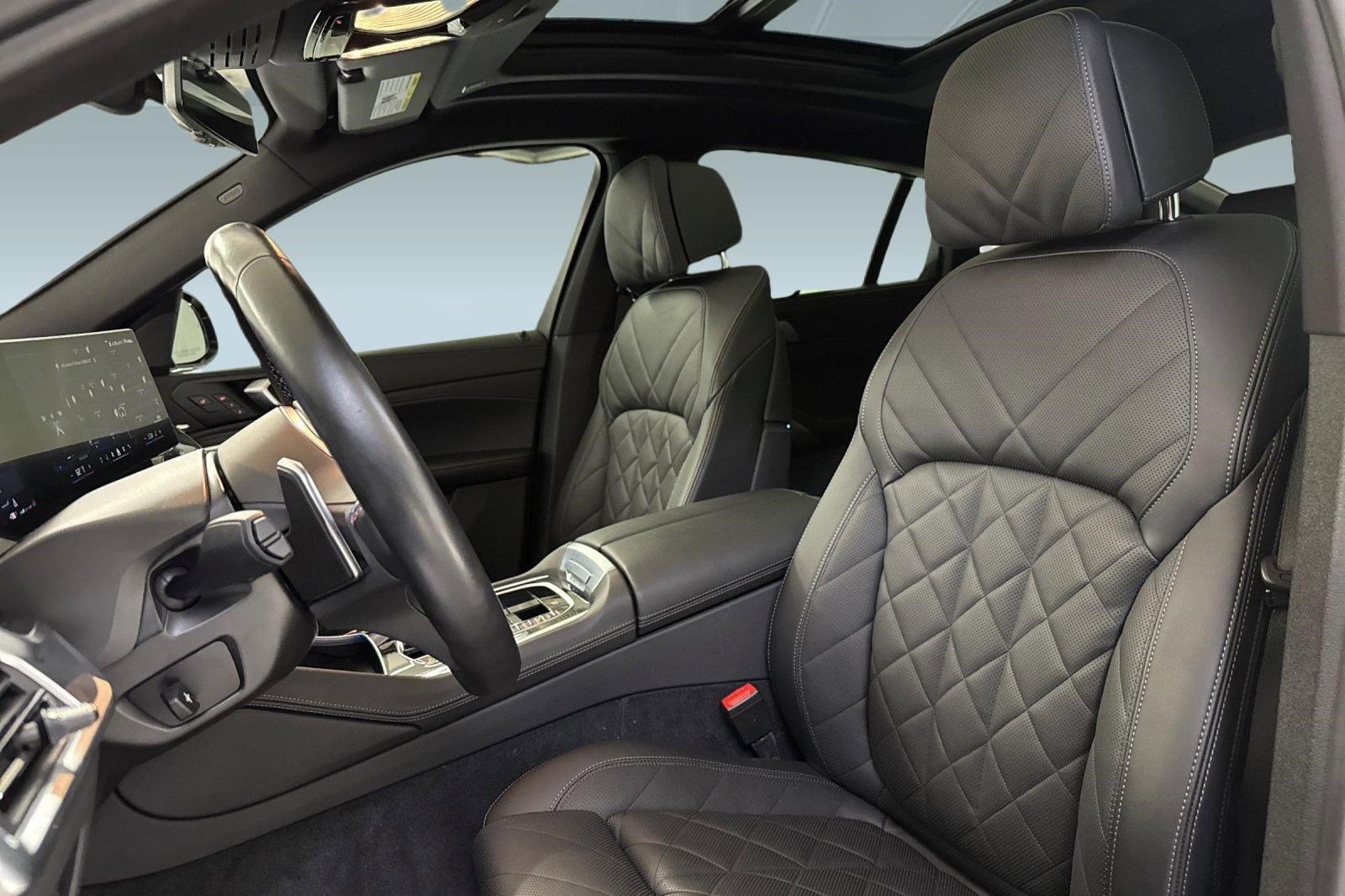 Used 2024 BMW X6 M60i w/ Dynamic Handling Package AWD/4WD image 22