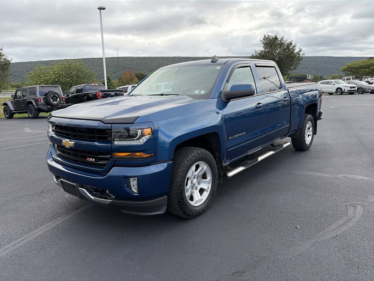 Used 2018 Chevrolet Silverado 1500 LT w/ All Star Edition AWD/4WD image 3