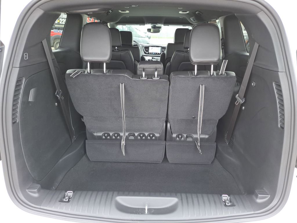 New 2026 Chrysler Pacifica Select image 8