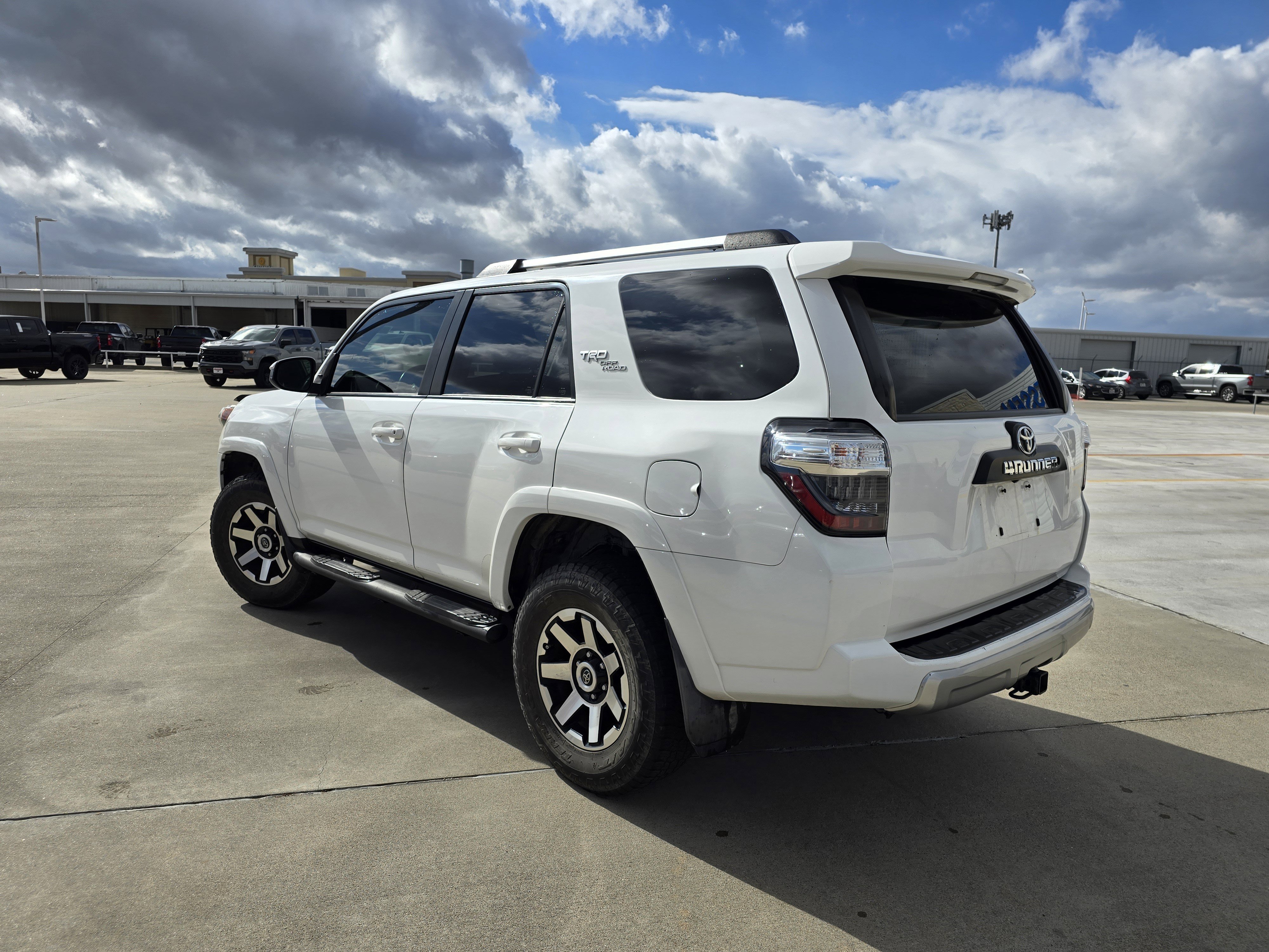 Used 2018 Toyota 4Runner TRD Off-Road image 5